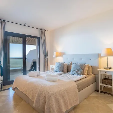 Marina Castillo 334 Duquesa Apartment